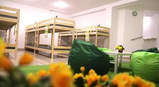 Гостиница Green Hostel Симферополь Спальное место на двухъярусной кровати в общем номере для мужчин и женщин-2